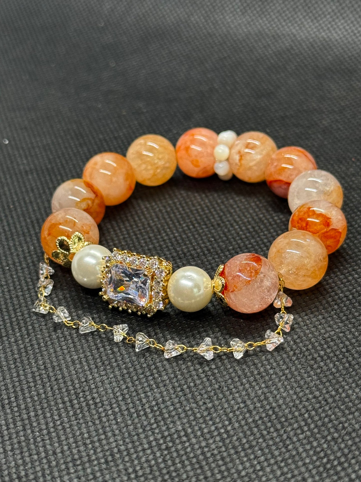 Donghai Fanda Glue Bracelet | Inspiration + Career Noble + Energy Magnetic Field 3 Times Improved
芬达胶花水晶—活力与纯净的碰撞