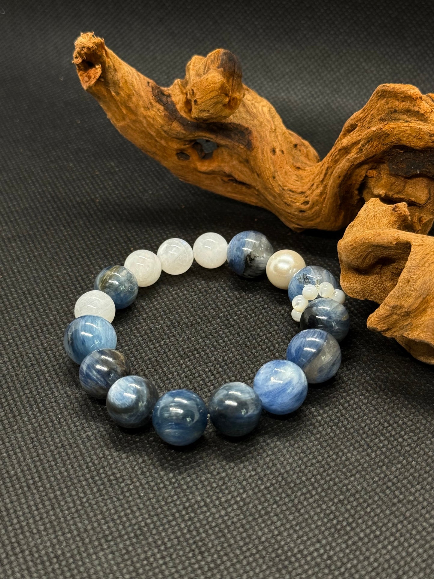 energy crystal bracelet|kyanite•Stay away from anxiety and say goodbye to internal consumption梵高笔下的神秘星空🌃