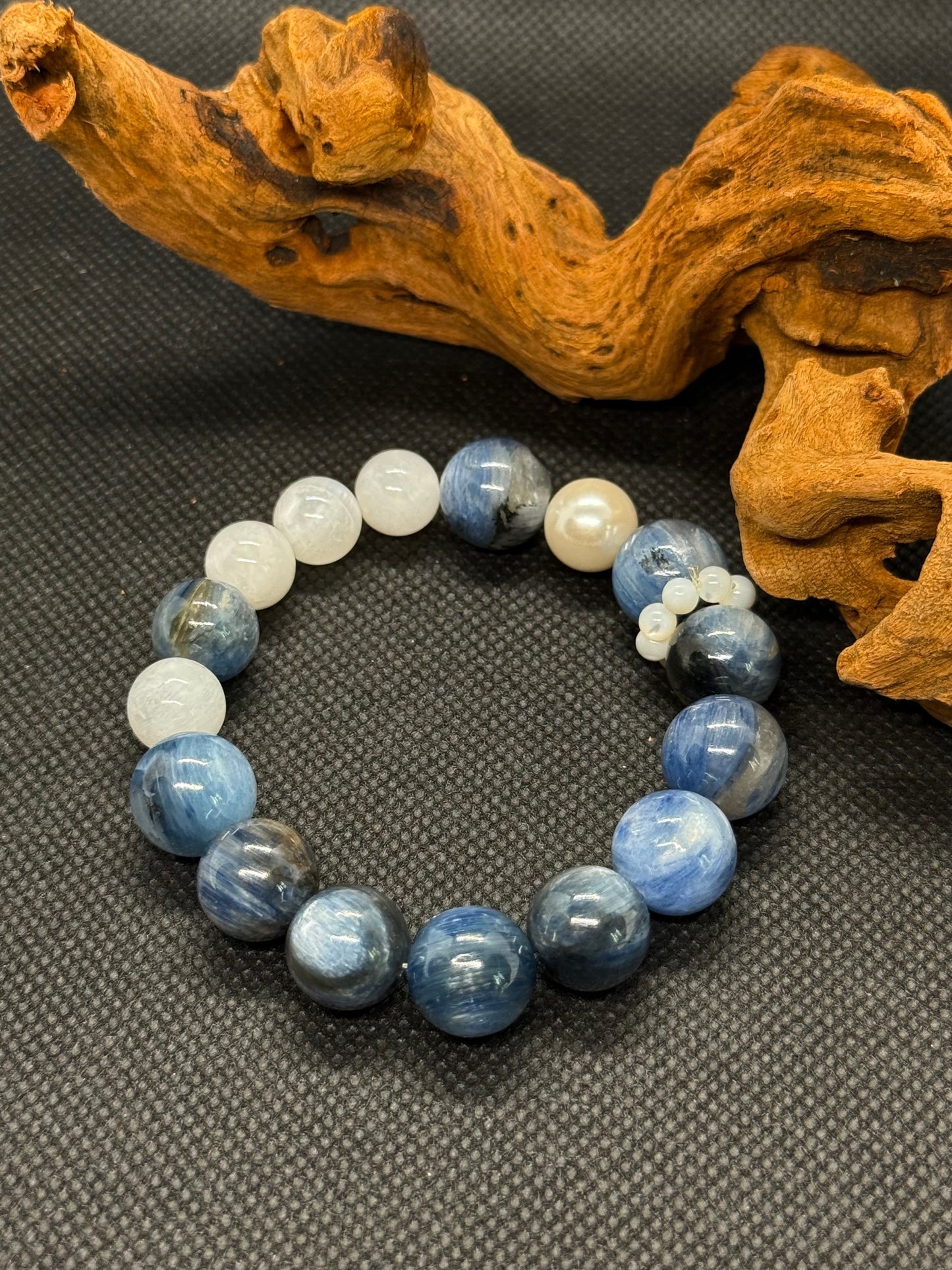 energy crystal bracelet|kyanite•Stay away from anxiety and say goodbye to internal consumption梵高笔下的神秘星空🌃