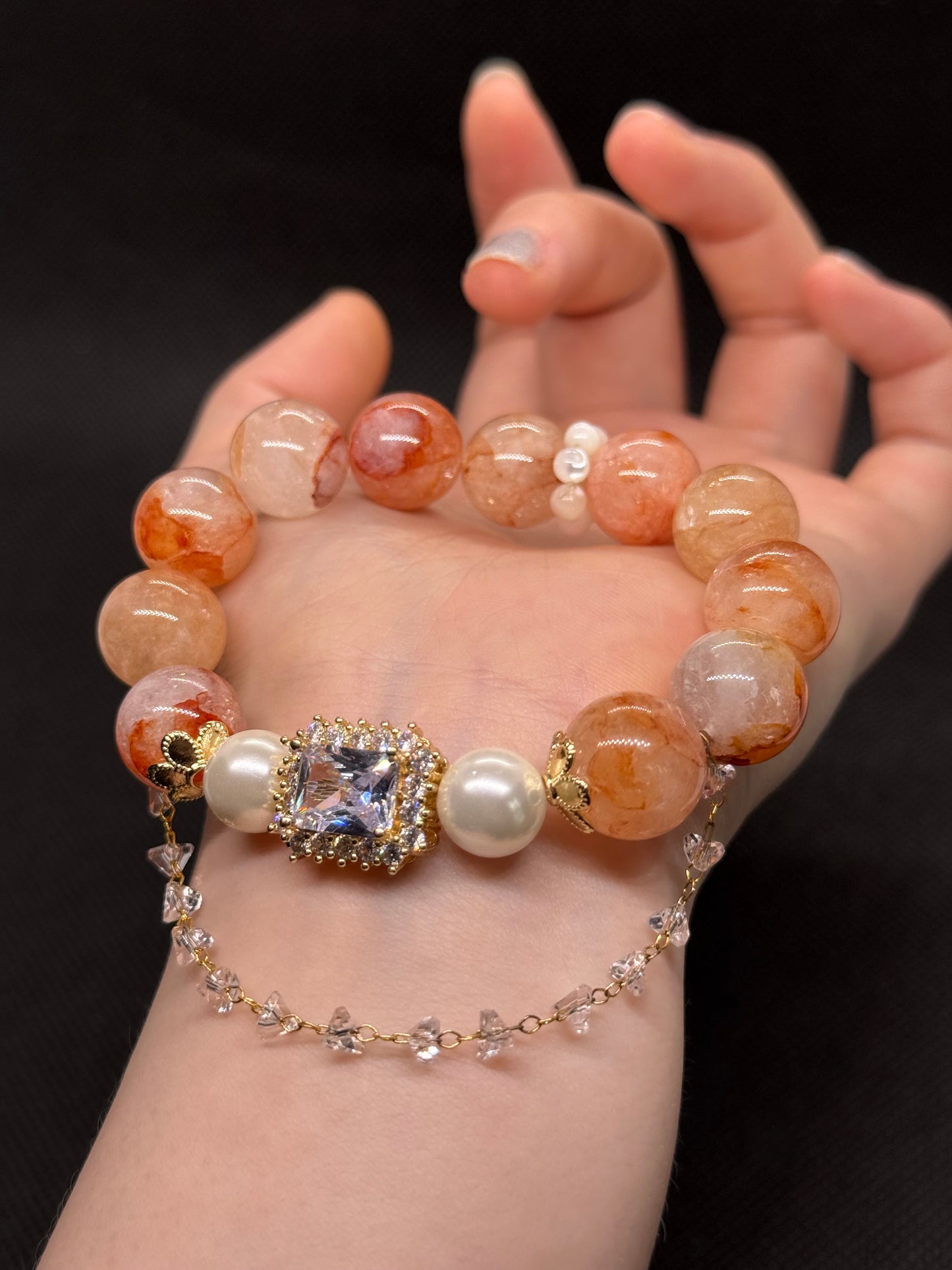 Donghai Fanda Glue Bracelet | Inspiration + Career Noble + Energy Magnetic Field 3 Times Improved
芬达胶花水晶—活力与纯净的碰撞