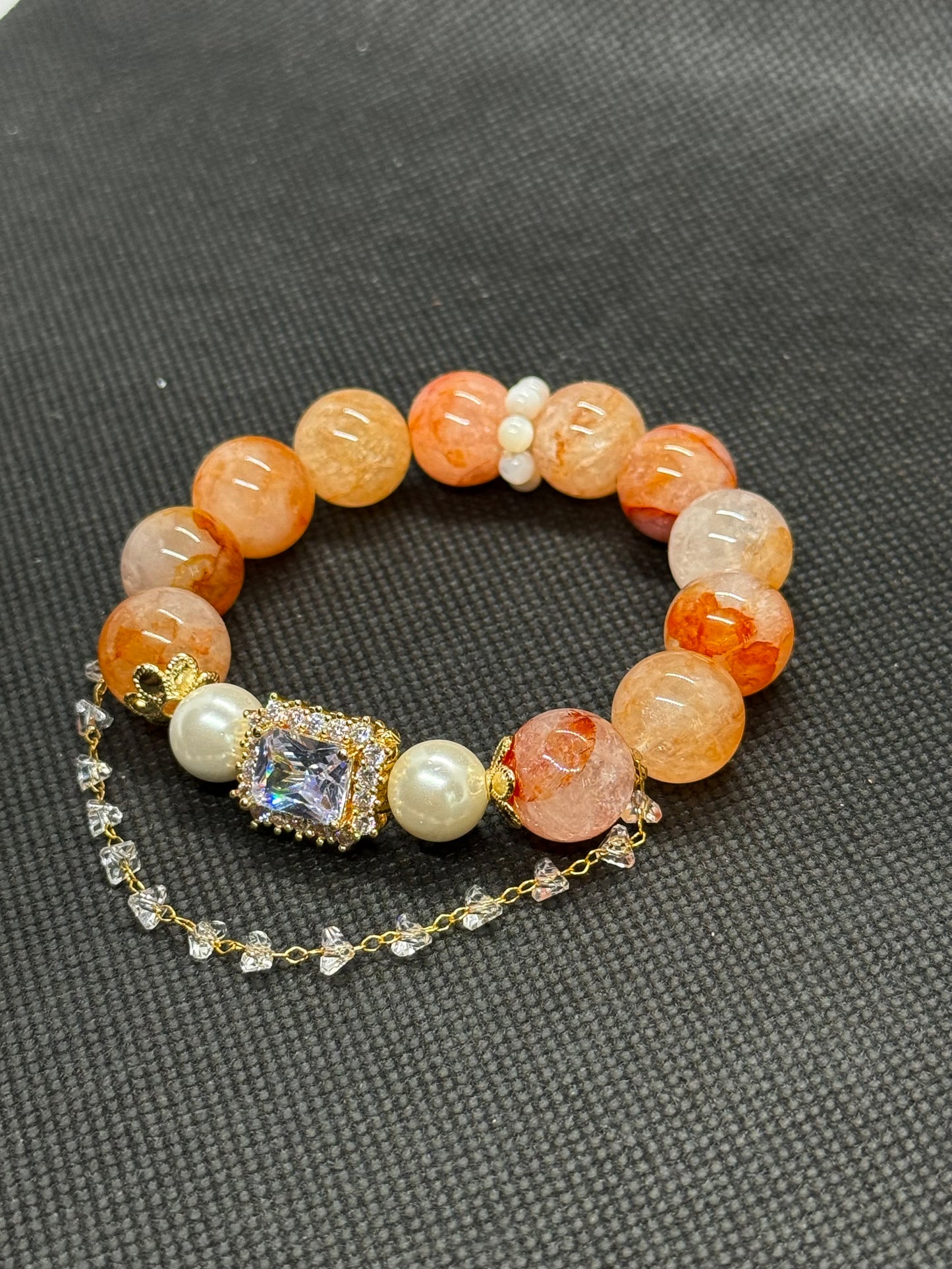 Donghai Fanda Glue Bracelet | Inspiration + Career Noble + Energy Magnetic Field 3 Times Improved
芬达胶花水晶—活力与纯净的碰撞