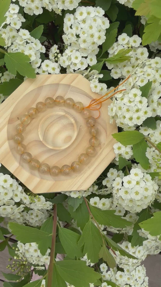• 《Golden Rutilated Quartz Bracelet｜3x Faster Wealth Flow + Career Breakthrough—金发晶素圈
